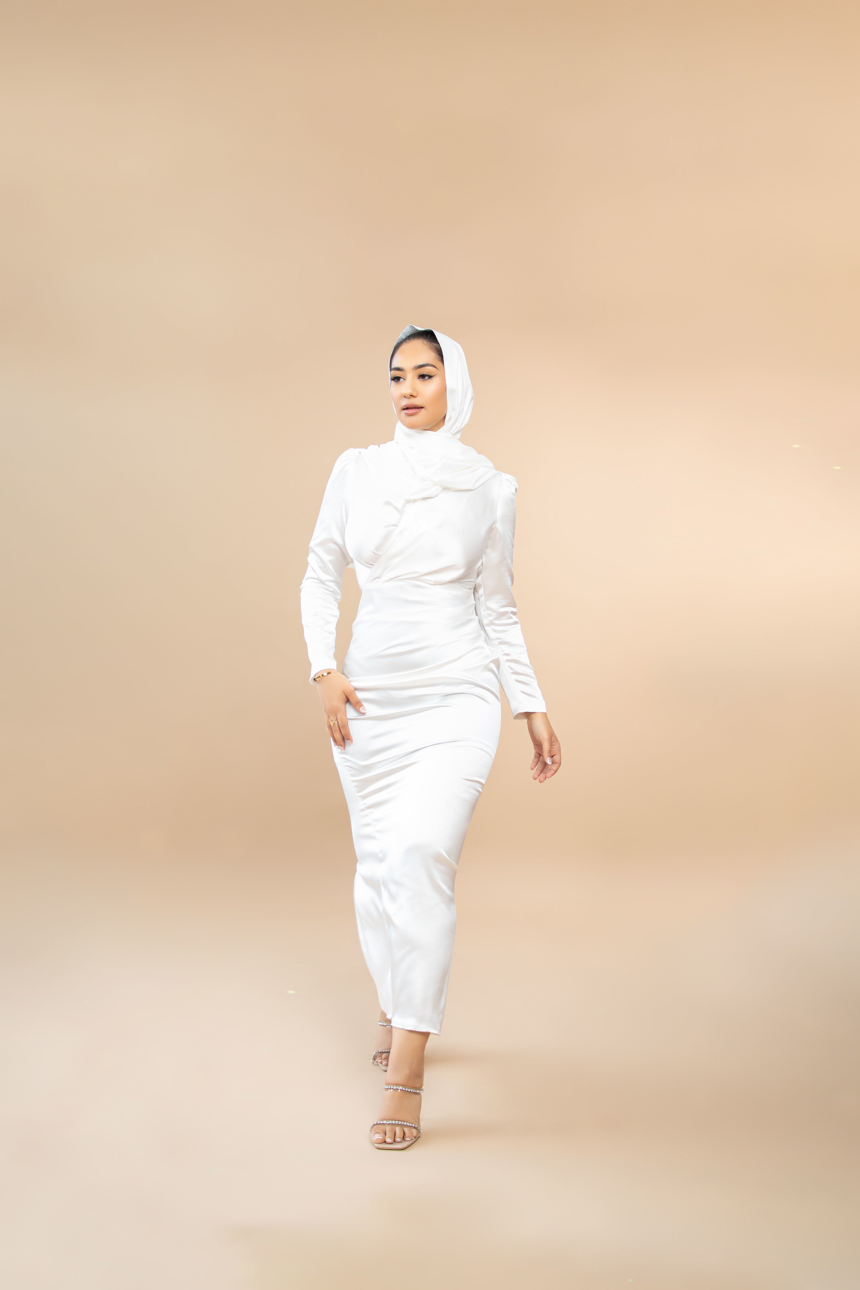 Samra Satin Dress in White – Hijabglamour Samra Satin Dress in White – Hijabglamour