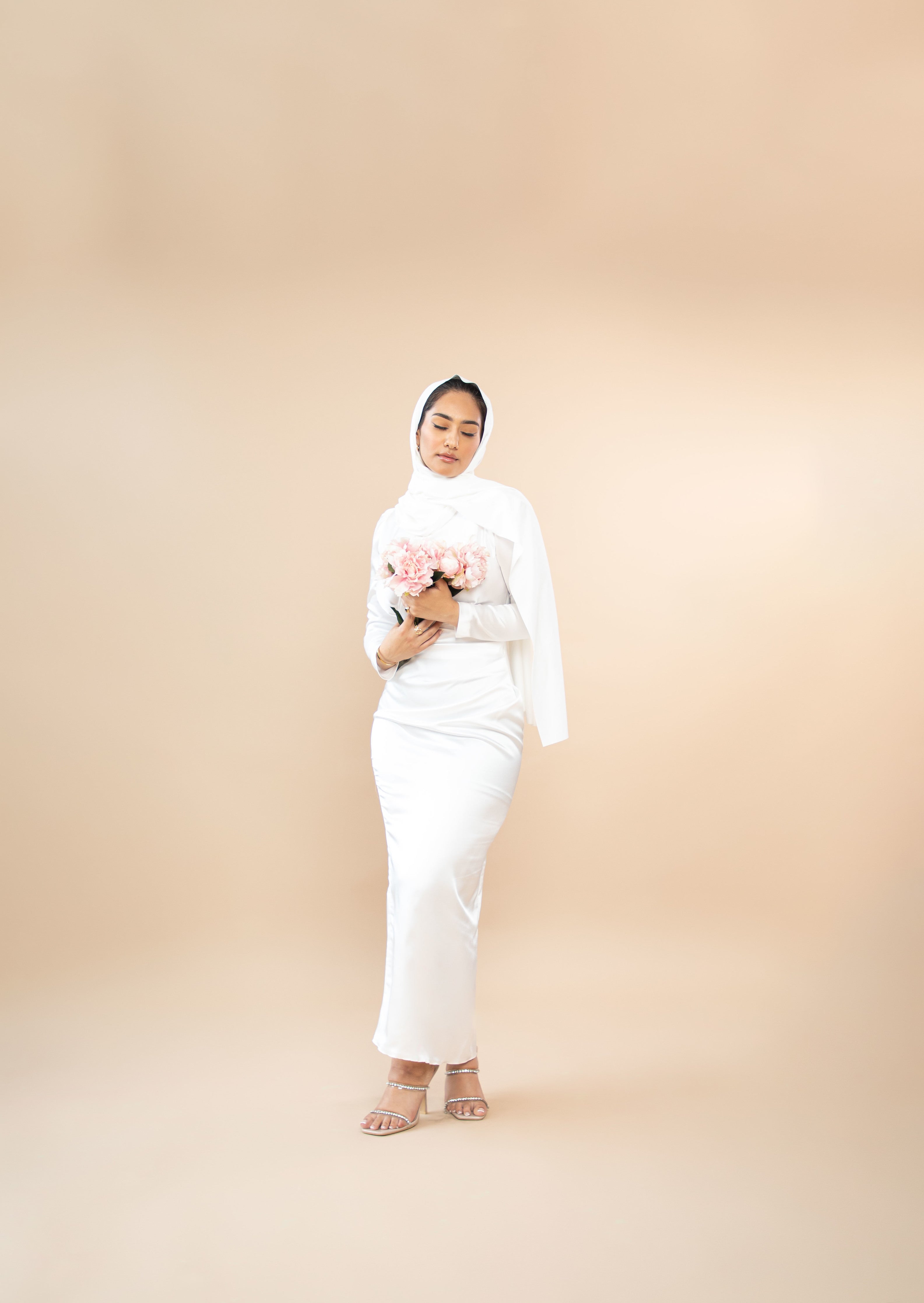 Samra Satin Dress in White – Hijabglamour